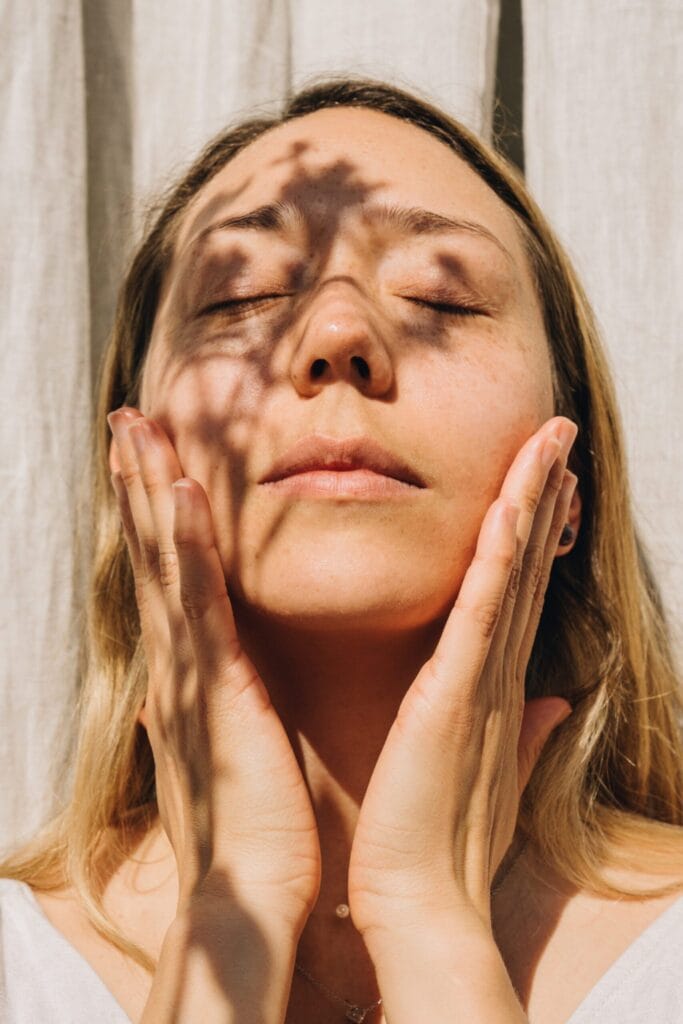 Holistic facial treatment for well-aging